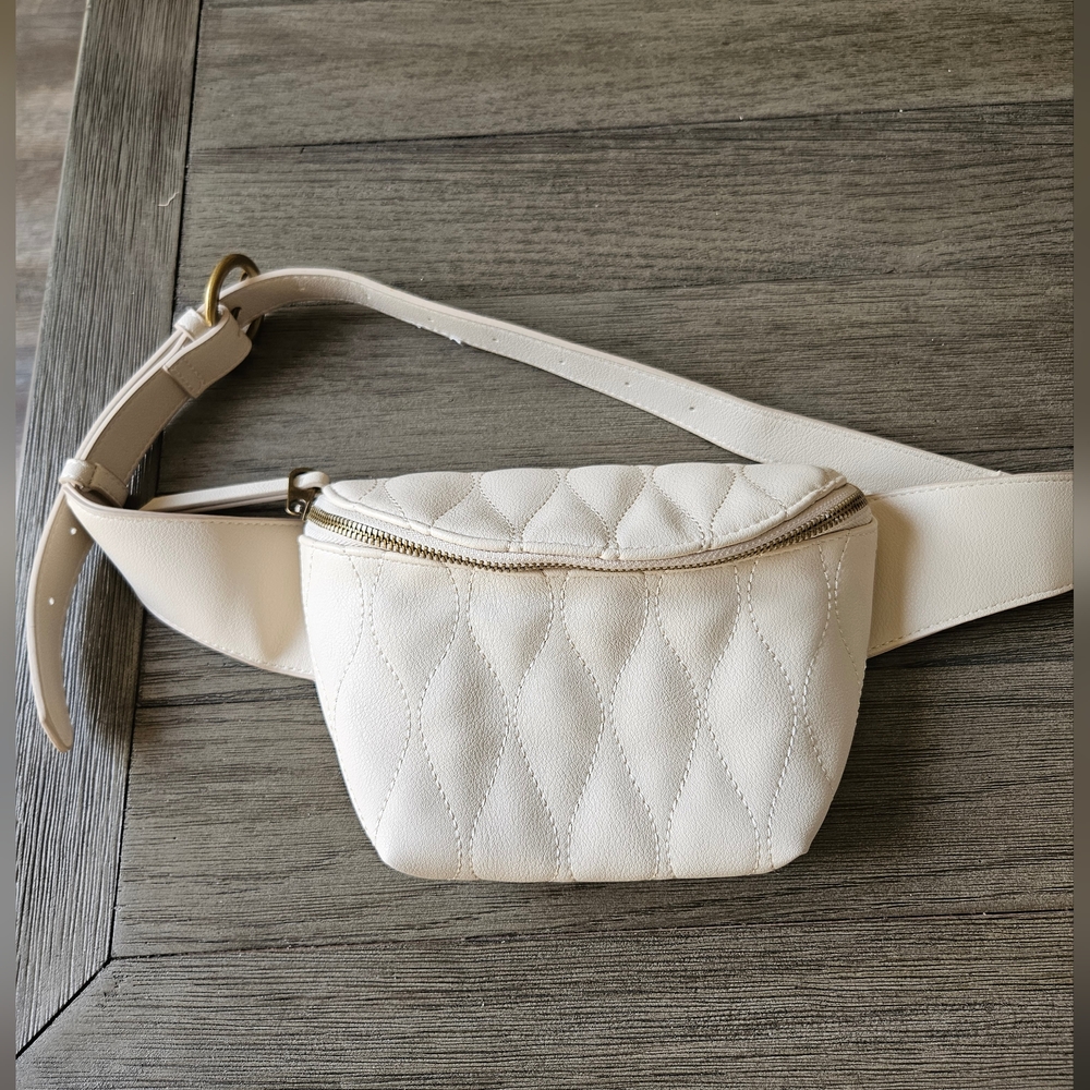 Universal Thread waist bag/fanny pack